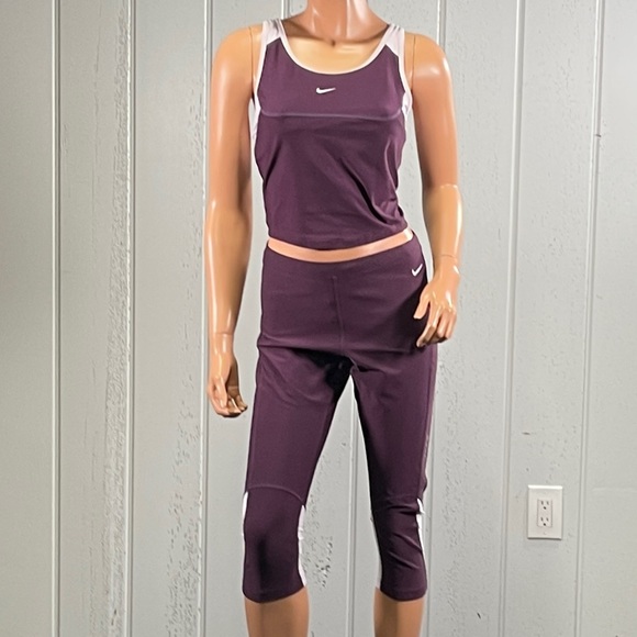 *Nike Women’s Plum DRI-FIT Training Matching Set Sz M - Picture 4 of 17